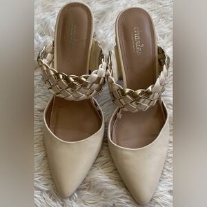 Charles David off white golden mules  Sz 10M
